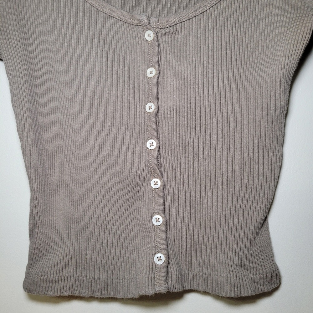 Brandy Melville Y2K Cropped Button Up Ribbed Scoop Neck Sweater Olive Green - Picture 2 of 6